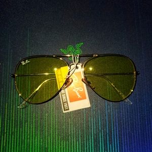 Ray Ban Aviator Shades/Sunglasses